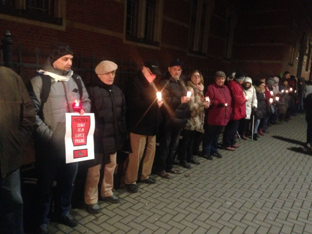 Łańcuch ludzi we Wrocławiu