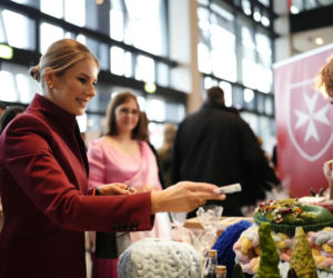 Marta Nawrocka w czerwieni