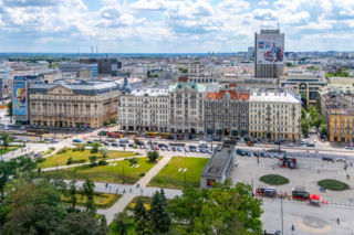 Tu z przedwojennej Warszawy przetrwała cała pierzeja ulicy. Aleje Jerozolimskie 45–63