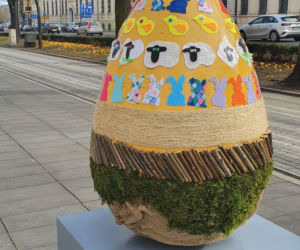 Gigantyczne pisanki w Alei Kwiatowej