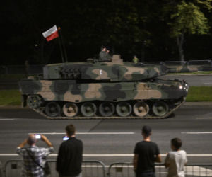 Nocna próba defilady wojskowej w Warszawie
