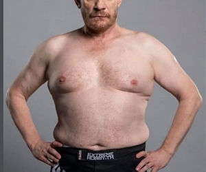 Bartosz Żukowski na siłowni