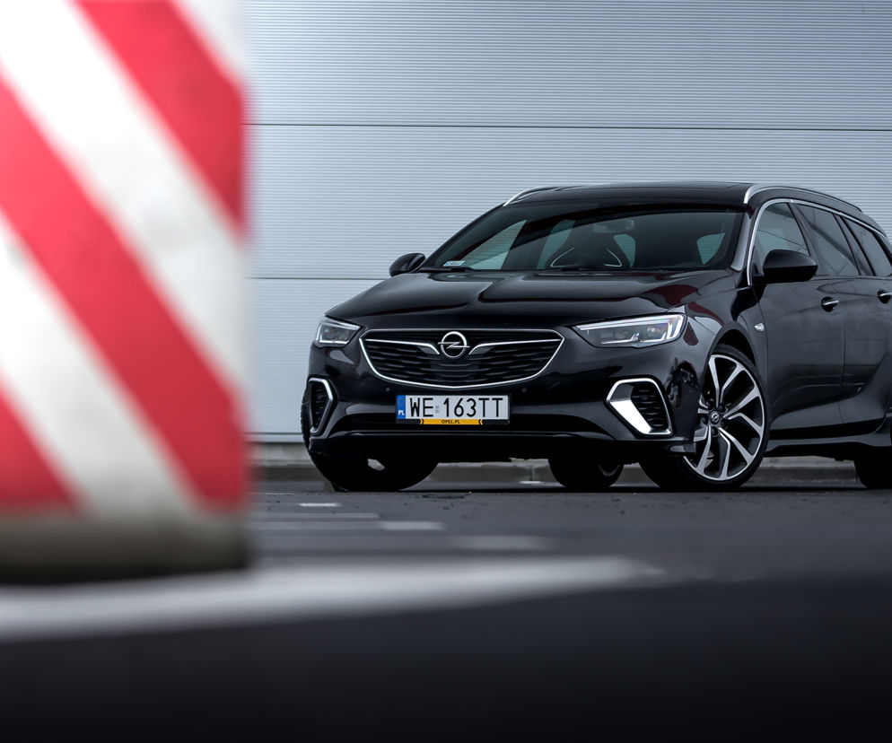Opel Insignia GSi Sports Tourer 2.0 CDTi 210 KM AT8 AWD