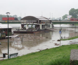 Powódź w Krakowie 24.05.2019: Fala kulminacyjna na Wiśle: zalane bulwary, okropny widok