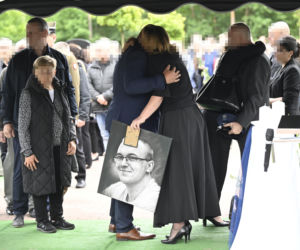 Tłumy pożegnały 23-letniego policjanta. Kacper zginął w tragicznym wypadku w Piasecznie