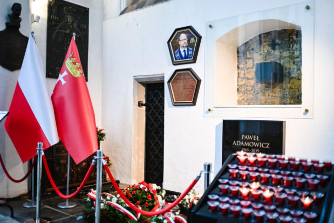 Tak wygląda grób Pawła Adamowicza w 7. rocznicę zamachu