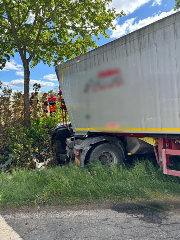 Śmiertelny wypadek pod Olsztynem. 39-latek zignorował znak "stop"? [ZDJĘCIA].