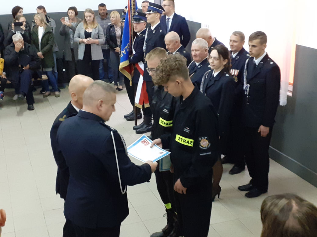Ślubowanie Młodzieżowej Drużyny Pożarniczej OSP Dąbrówka Stany i 104-lecie jednostki