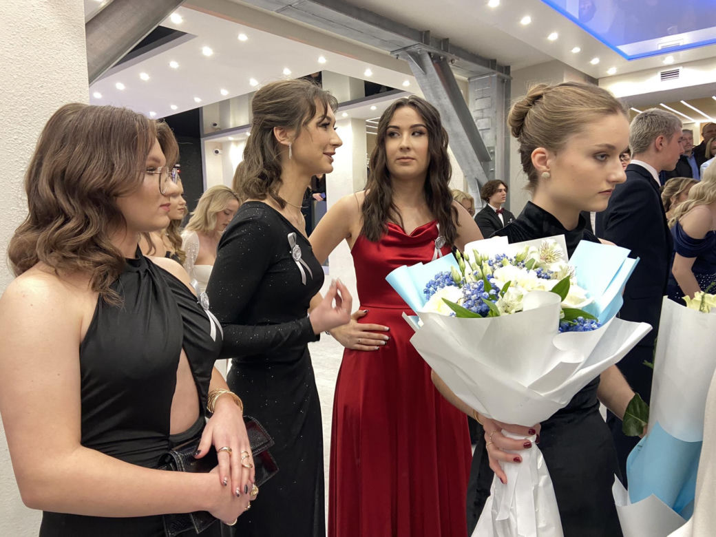Bal studniówkowy 2024 II Liceum Ogólnokształcącego w Starachowicach