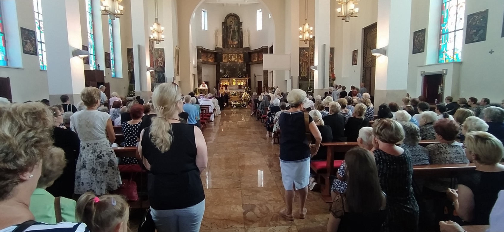 Sokołów Podlaski: Ostatnie pożegnanie księdza Grzegorza Radziszewskiego, który zginął w katastrofie autokaru w Chorwacji [RELACJA NA ŻYWO]