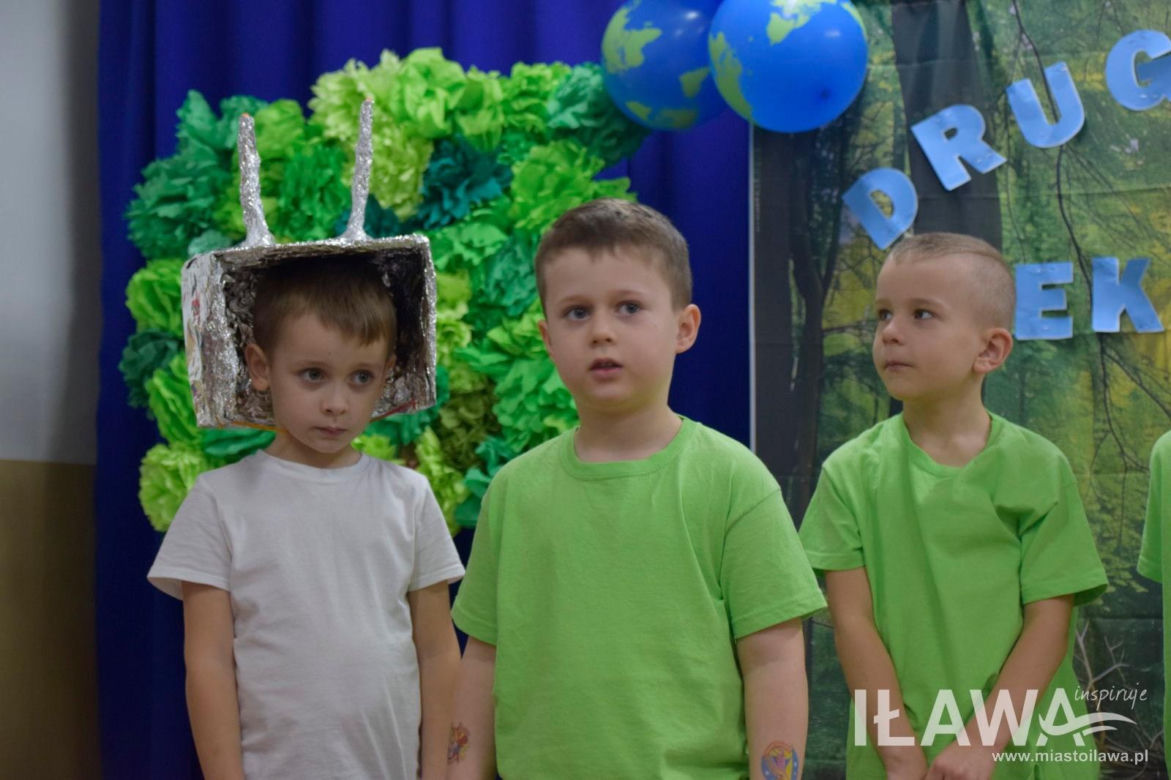 Dzień Ziemi w Iławie: Zielono w przedszkolu, zielono przy iławskich chodnikach i ulicach