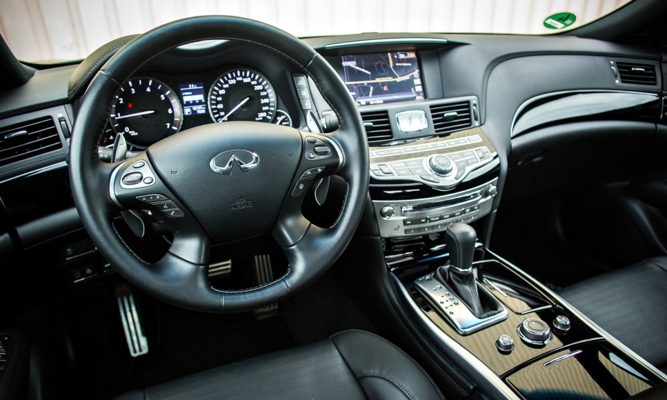 Infiniti Q70 2.2d Sport Tech