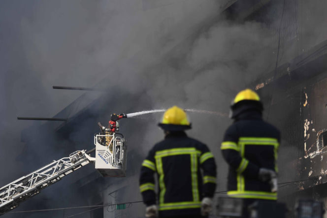 Pakistan/ Co najmniej 11 ofiar śmiertelnych pożaru w centrum handlowym w Karaczi
