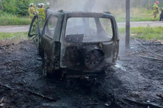 Tragiczny wypadek w gminie Miłomłyn. Samochód stanął w płomieniach, kierowca nie żyje