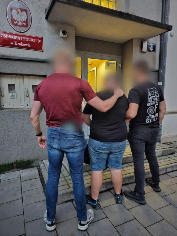 Nastolatkowie rozpylili gaz pieprzowy z tramwaju w Krakowie. Policja poszukuje poszkodowanych