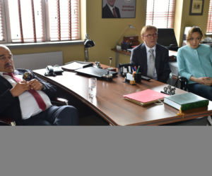 Ranczo 10 sezon odc. 120. Czerepach (Artur Barciś), prezes Kozioł (Cezary Żak), Ola (Lidia Sadowa)