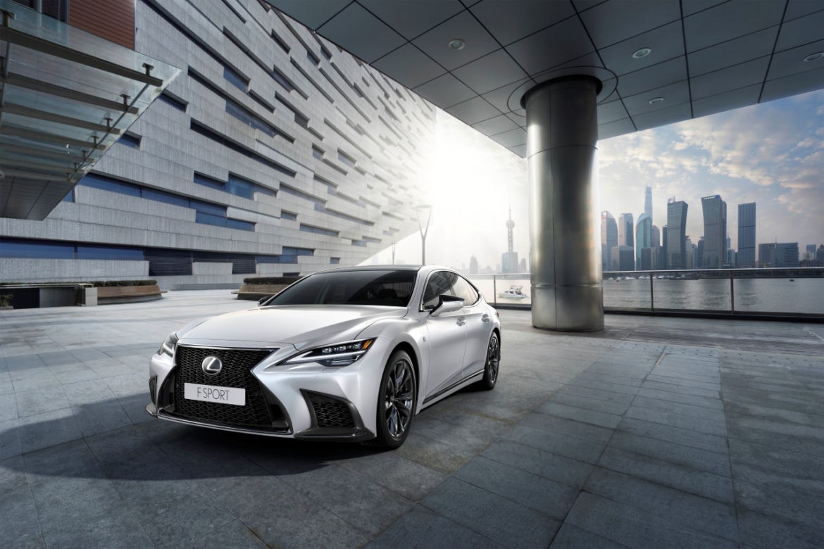 (2021) Lexus LS po liftingu