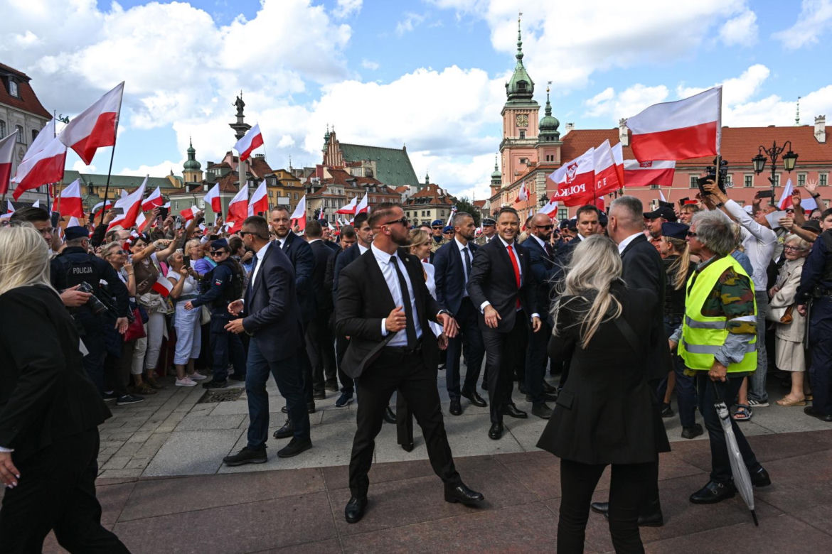 Uroczyste wejście Pary Prezydenckiej do Pałacu Prezydenckiego. Przemarsz ulicami Warszawy
