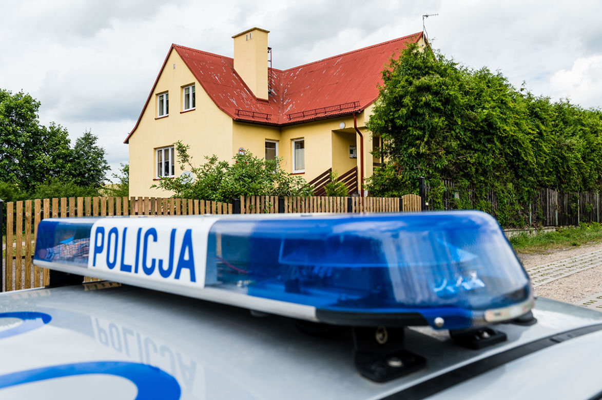 Zastrzelił żonę, bo miała romans z księdzem?