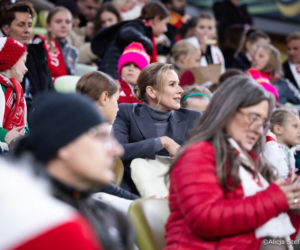Marta Nawrocka na trybunach