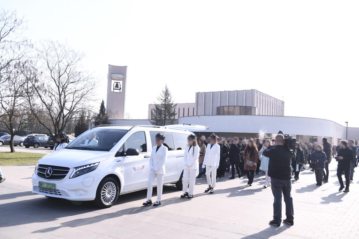 Pogrzeb Lizy w Warszawie. Od tych widoków łzy same płyną do oczu