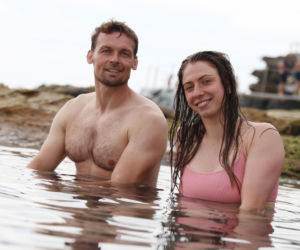 Klaudia Zwolińska w samym bikini na plaży! Pląsy i zabawy z narzeczonym, prywatne zdjęcia