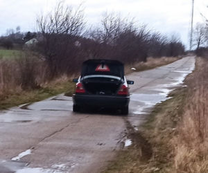 Kradzież koło Torunia. Sprawcy uciekli mercedesem