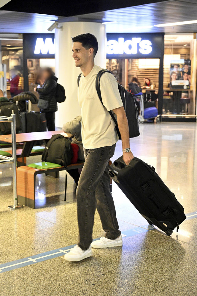 poproszę o galerie: Reprezentacja Polski przyleciała do kraju po meczu z Maltą