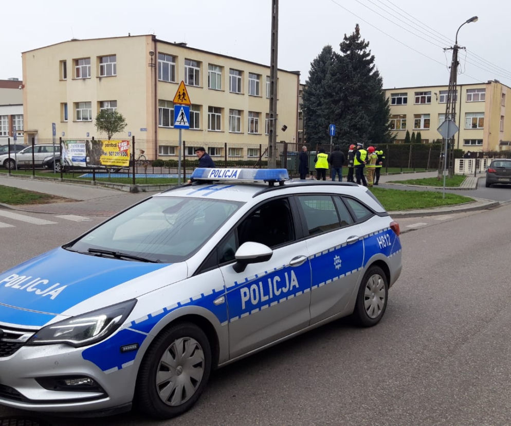 Był Płock, teraz Przasnysz. ALARM BOMBOWY w Szkole Podstawowej nr 3!