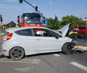 Na Strykowskiej zderzyły się trzy auta. Skutki nieustąpienia pierwszeństwa mogą być tragiczne!