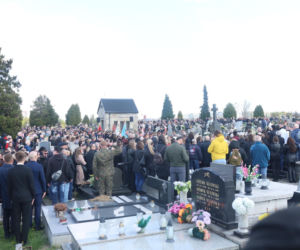 Poseł Łukasz Litewka spoczął w honorowym miejscu