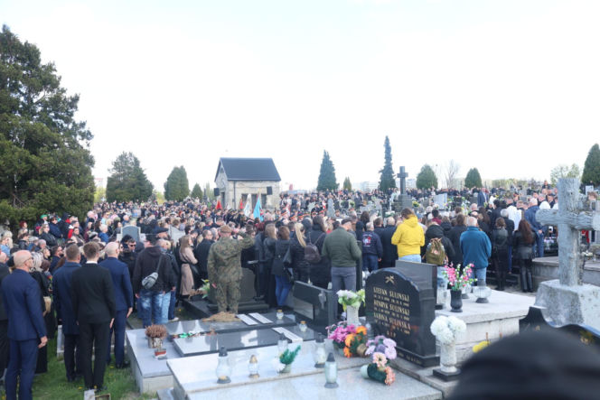 Poseł Łukasz Litewka spoczął w honorowym miejscu