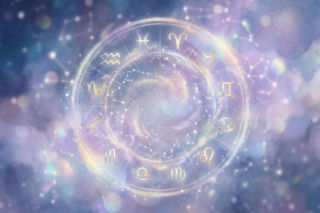Horoskop na dziś, 18 marca. Kosmos zaprasza Cię do refleksji, która otworzy drogę na duchowe odnowienie