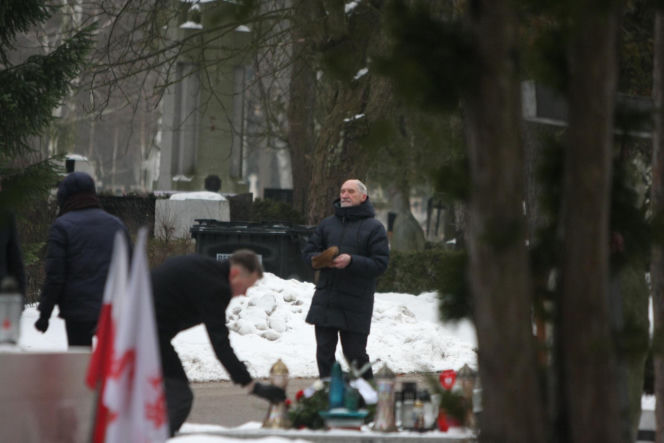 Macierewicz wciąż bez prawa jazdy