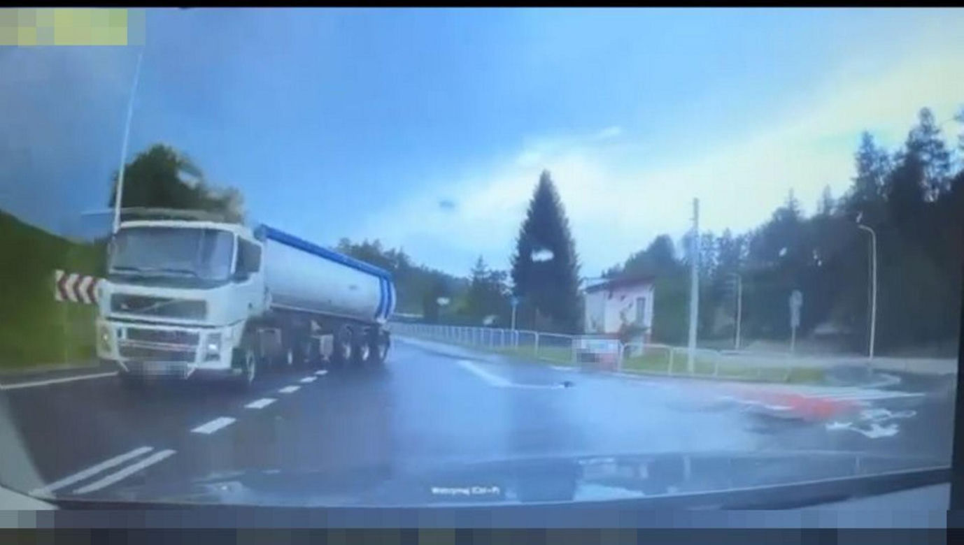 Szef firmy transportowej wylądował w rowie. Miał prawie 3 promile