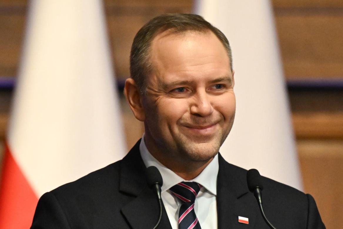 Prezydent Karol Nawrocki zadeklarował w Gdańsku, że priorytetem jest dla niego rozwój polskich technologii obronnych XXI wieku. Zapowiedział utworzenie Departamentu Technologii Przełomowych w Biurze Bezpieczeństwa Narodowego.