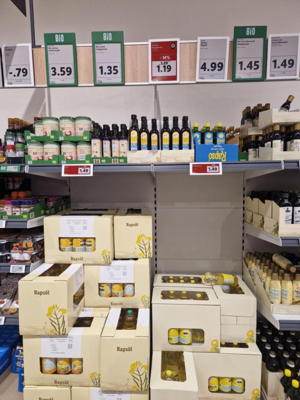 Porównaliśmy ceny w polskim i niemieckim markecie. Gdzie zarobimy tańsze zakupy na Wielkanoc? 