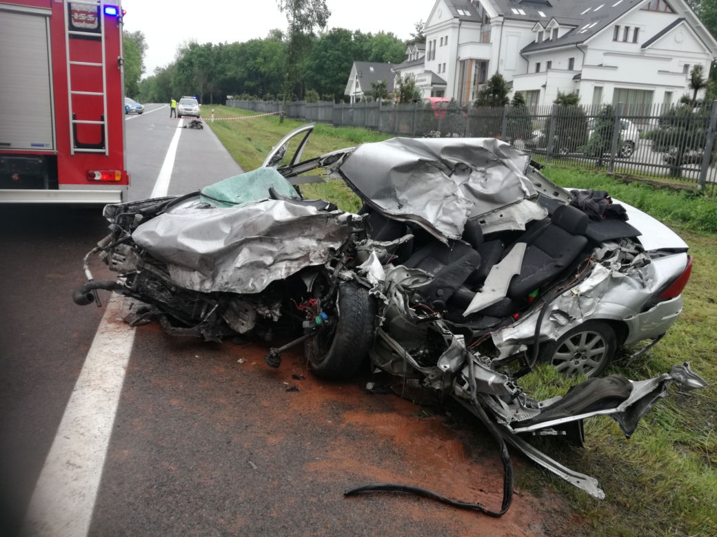 Podlaskie: Piliki. Ford zderzył się czołowo z TIR-em. 23-letni kierowca osobówki nie żyje [ZDJĘCIA]