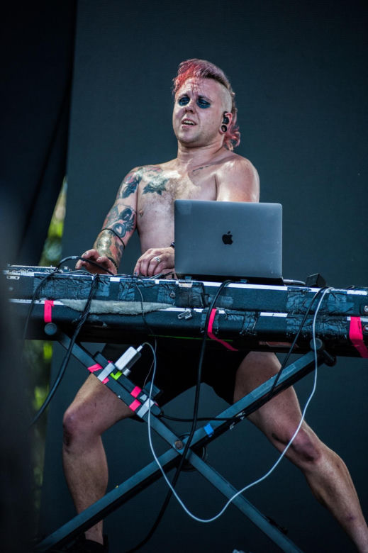 Summer Punch Festival 2026, dzień drugi: od punkowej furii po hymny łączące pokolenia {RELACJA + GALERIA]