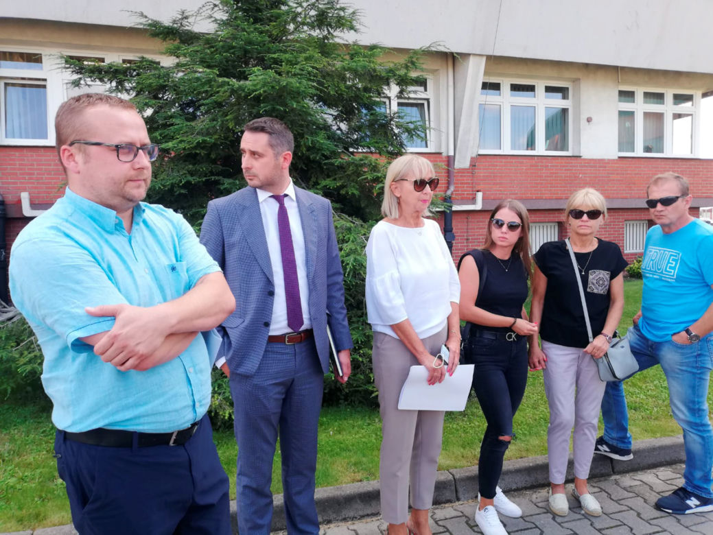 Lubin. Konferencja prasowa rodziny zmarłego Bartosza S.