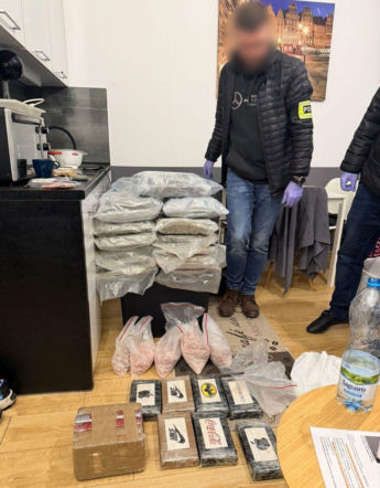 Miał iść za kratki, wpadł z towarem za 6 mln zł! Szokujące odkrycie w mieszkaniu