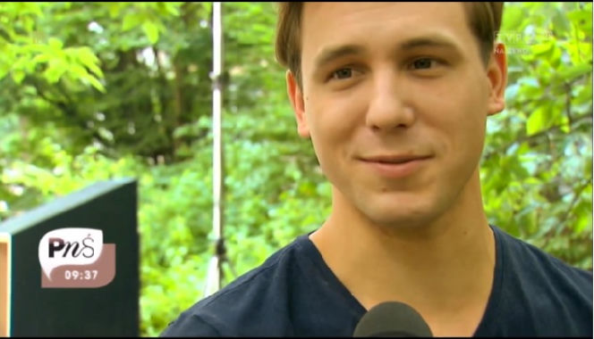 Pytanie na śniadanie na planie O mnie się nie martw 3 sezon. Marcin Kaszuba (Stefan Pawłowski)
