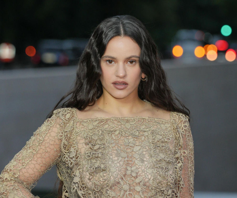 Rosalía nagle przerwała koncert! Bardzo mnie boli