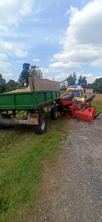 Groźny wypadek przy pracach polowych