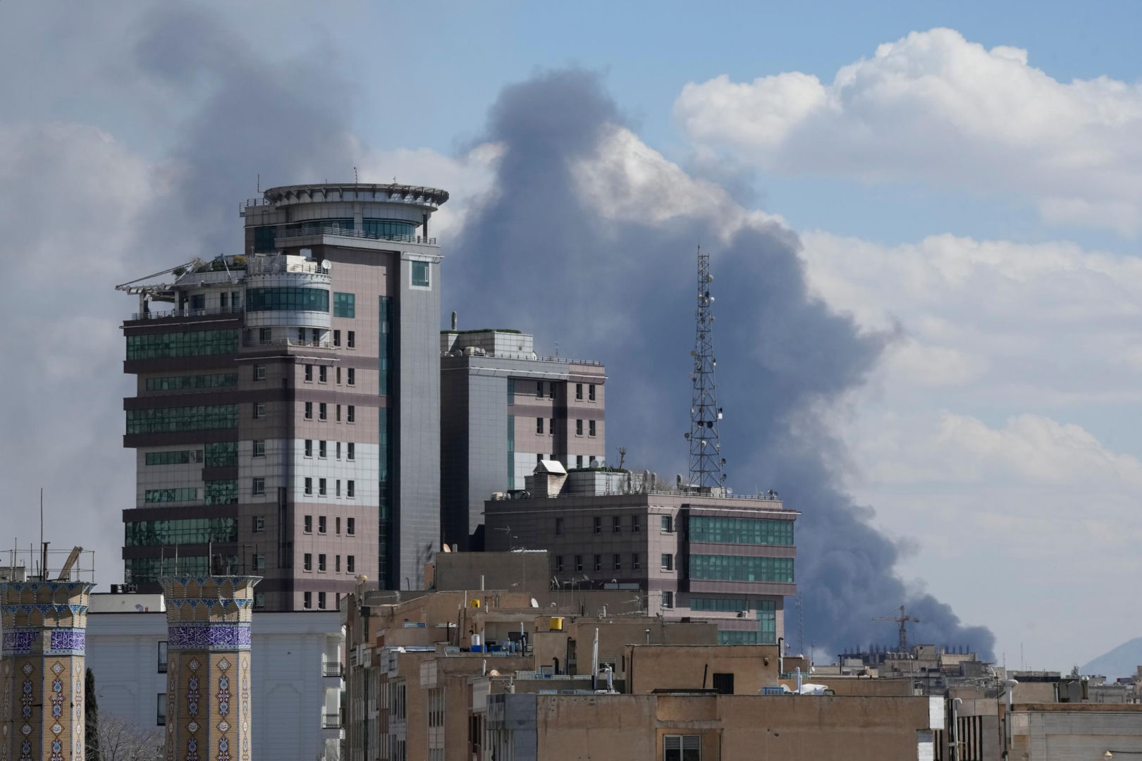 Wojna do całkowitego upadku reżimu. Czy Iran jest w stanie przetrwać ataki USA i Izraela?