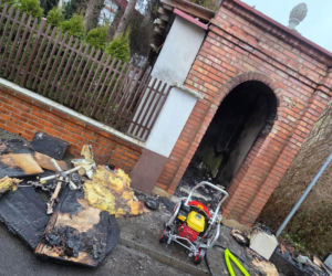 Tragiczny pożar w Kaliszu. Nie żyje jedna osoba, trwa akcja służb