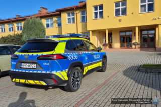 Masowe kontrole w tysiącach polskich szkół. Policja zatrzymała kilkadziesiąt osób