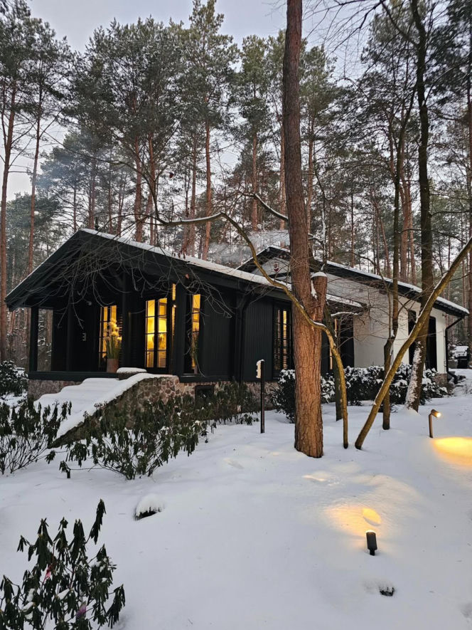 Krzysztof Miruś wyremontował leśny dom, który należał do Jerzego Połomskiego