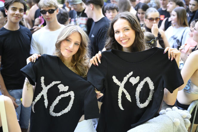 Fani w upale czekają na koncert The Weeknd. Tłumy w Warszawie