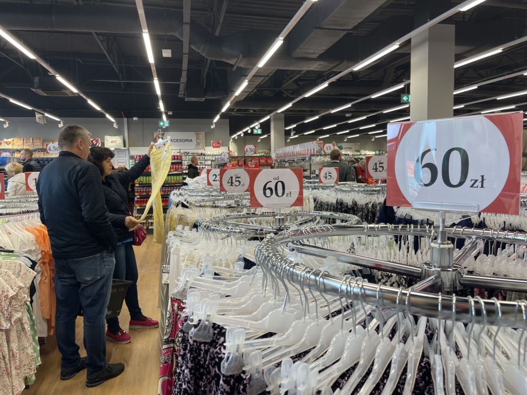 Otwarcie pierwszego w Polsce sklepu Woolworth w centrum handlowym Atut w Krakowie